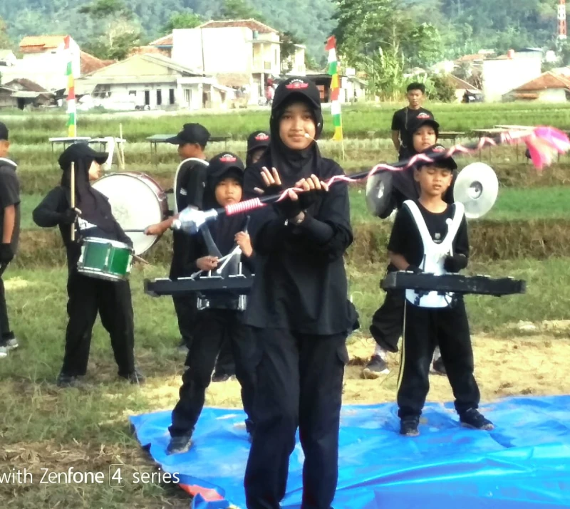 Mayoret Cilik Zihan, Bangga Tampil di Peringatan HUT RI ke-80 - Sport Jabar