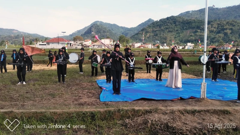 Mayoret Cilik Zihan, Bangga Tampil di Peringatan HUT RI ke-80 - Sport Jabar